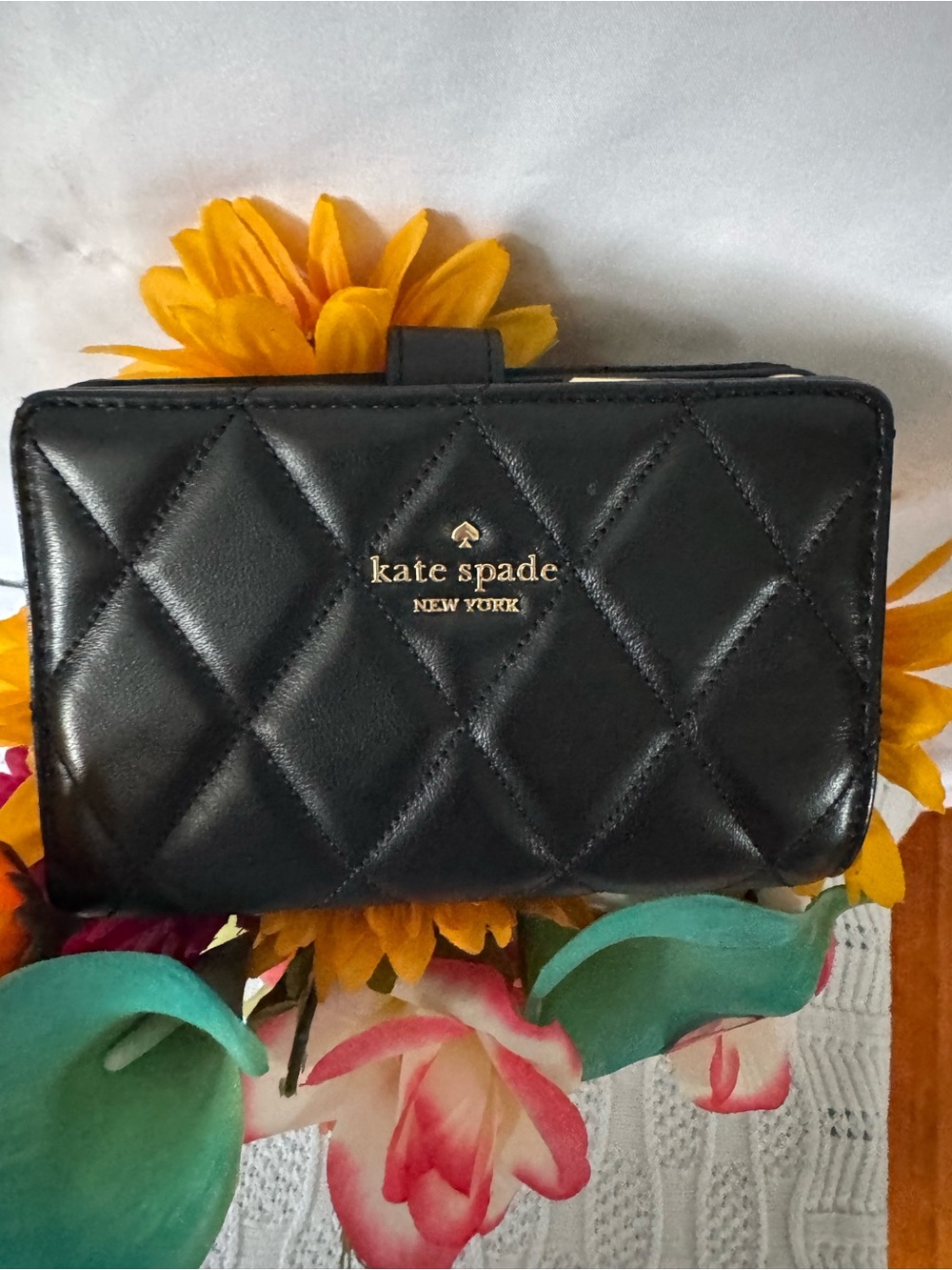 Kate Spade Carey EUC quilted leather dual sided wallet